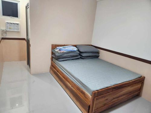 IZZY RIVERFRON RESORt