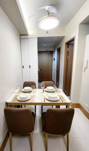 Mocha Flat at Shore 3 Tower 4