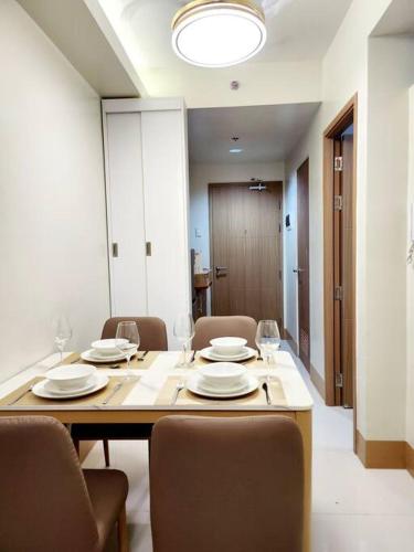 Mocha Flat at Shore 3 Tower 4