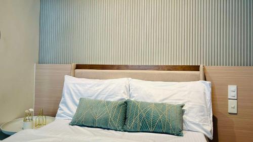 Modern Studio Urban Comfort