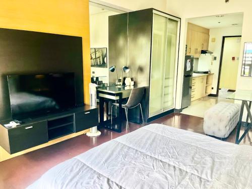 9D Standard Room staycation