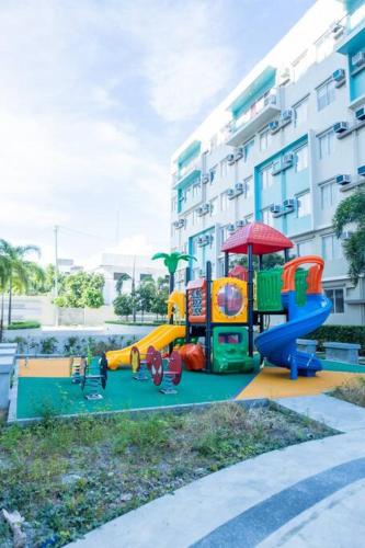 Unit 28 Mountain View Studio by Ems