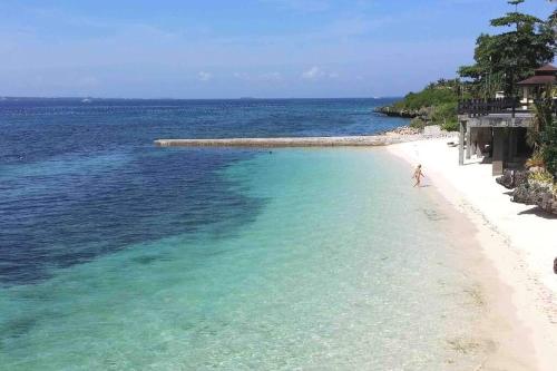 2BR Mactan Beach Condo, La Mirada Residences