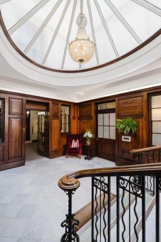 The Winchester Royal Hotel