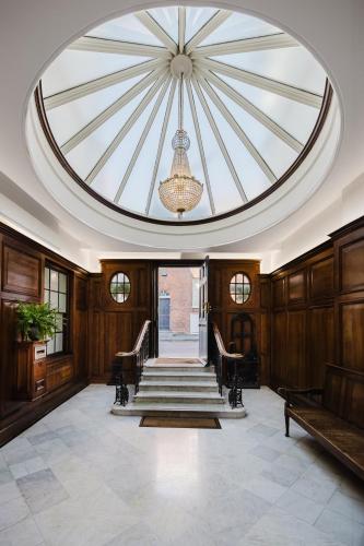 The Winchester Royal Hotel