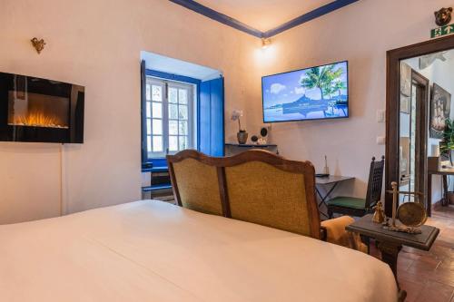 17th Century Room in Villa with Snooker & HotTub - Sintra WOW