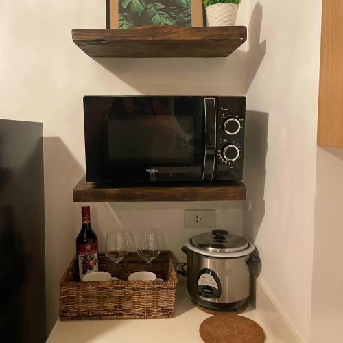 1 Bedroom Penthouse 3BEDS Sunset & City lights with big balcony FREE ACCESS to all amenities