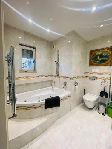 RoseHill Garden Family Villa with a Great Budapest View