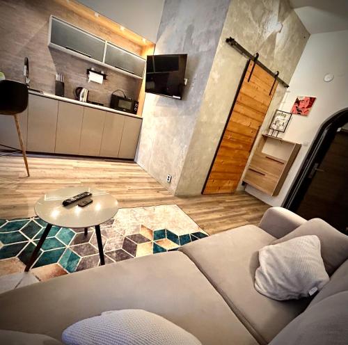 K&H Apartmens Industrial