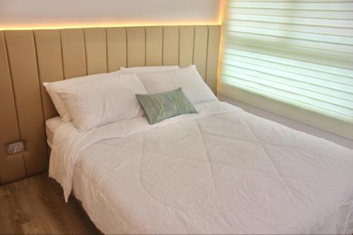 CoZy Suites Bacolod OneBedRoomSuite for FourPax