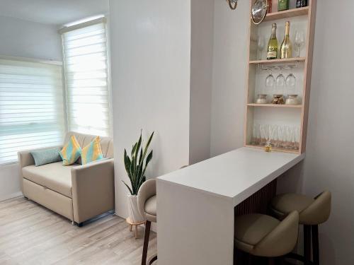 CoZy Suites Bacolod OneBedRoomSuite for FourPax