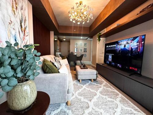 Sea La Vie at Azure North