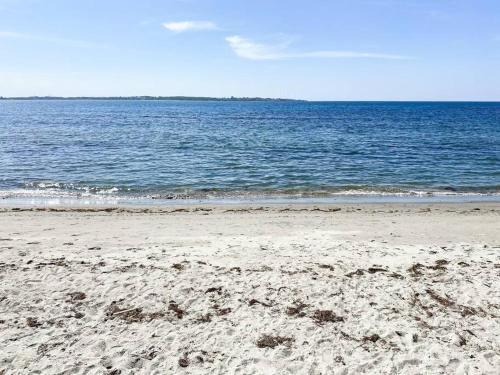 1BR Tropical Penthouse for 4 guests, near beach