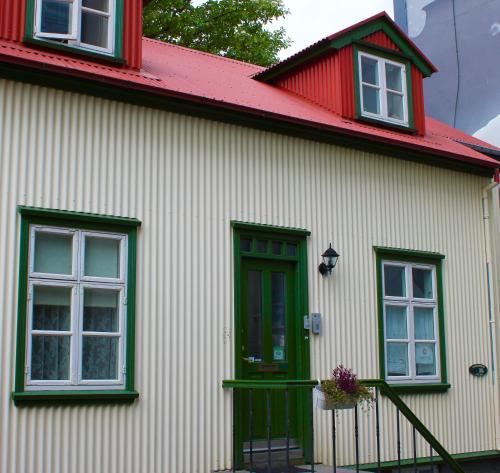 Grettir Guesthouse