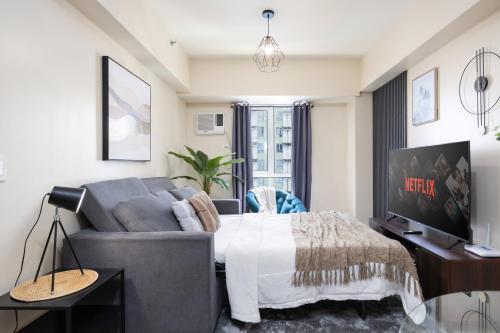 Furnished 1-Bedroom in Avida Towers Riala, Cebu IT Park with Fast WiFi, Netflix, Pool and More