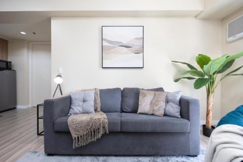 Furnished 1-Bedroom in Avida Towers Riala, Cebu IT Park with Fast WiFi, Netflix, Pool and More