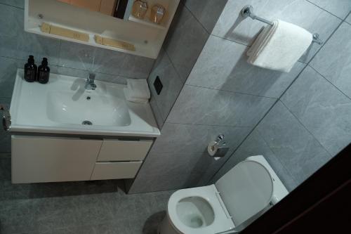 Golden Seagulls Hotel