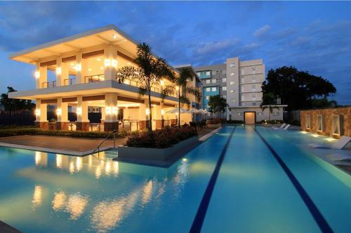 2bdr condo rental furnished, w parking wifi free use pool