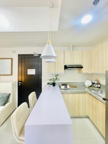 WV 17 Sleek & Trendy Studio with Bunk Bed