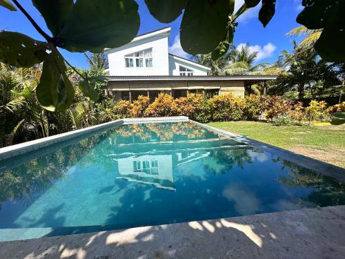 Kendi's Beach Garden