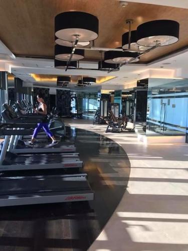 58F Minimalist Studio Panoramic View in Gramercy