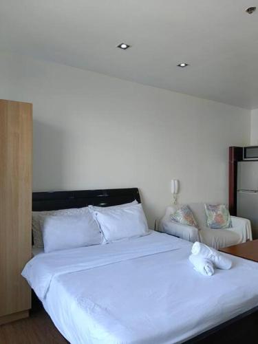 58F Minimalist Studio Panoramic View in Gramercy