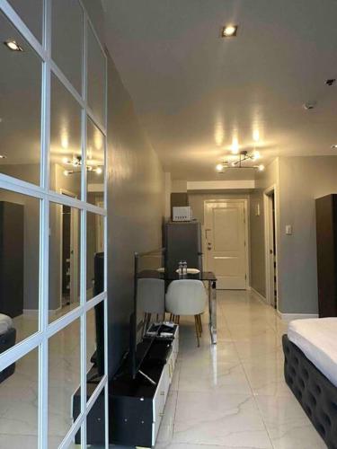 45F Gramercy Corner Studio Wifi Netflix SmartTV free use Pool Gym