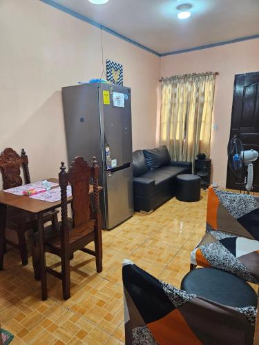 Mel's Place Batangas Unit 1 Two-Bedroom House w Free Parking Free Wifi 4 adults and kids