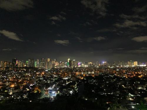 Netflix & Chill at Pablo's Homestay-Grace Residences Tower 4