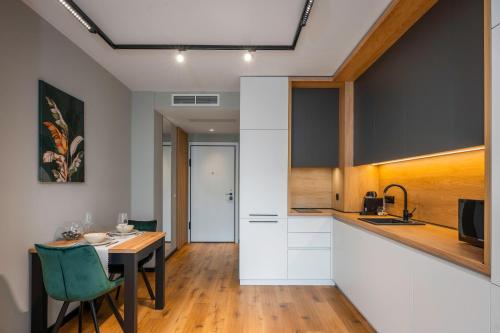 Aviva Living by Flat Mаnager