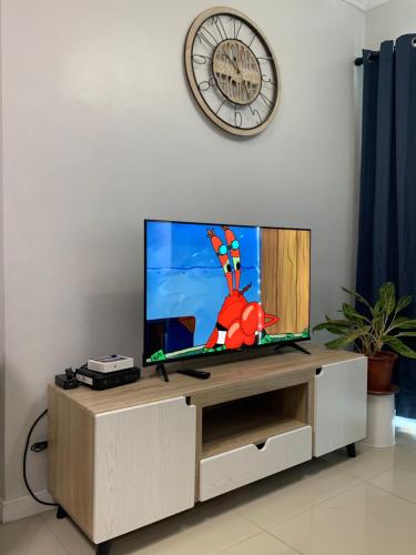 Spacious 2-bedroom condo, Wifi, Netflix, Free Parking