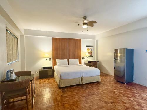 The Clipper Hotel