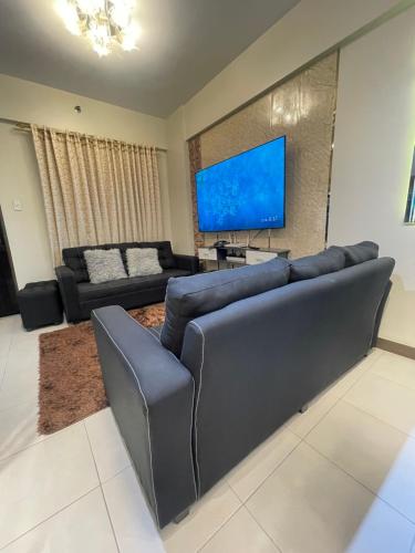 2BHK with Balcony Fully Furnished-70sqm Condo Pasig