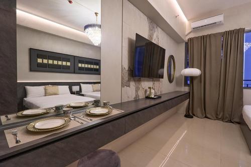 Cozy Deluxe Double Twin Beds-MOA Pasay Shore 2-T1