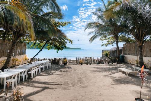 DEKHAUS Amazing Beach Front Home in Nasugbu