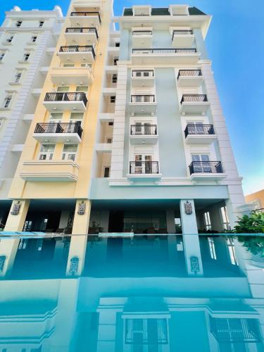 Saint Honore & Saint Dominique