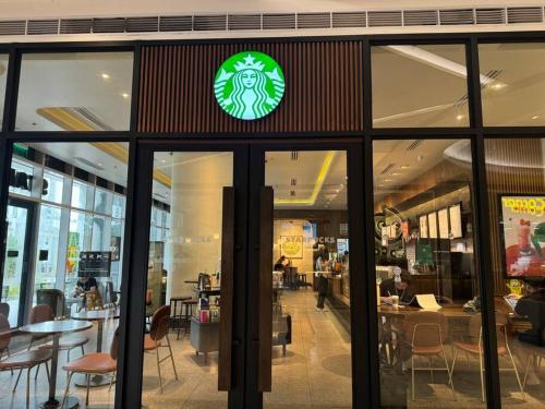 Cozy 1BR nr Ortigas Makati & BGC with Secured Parking