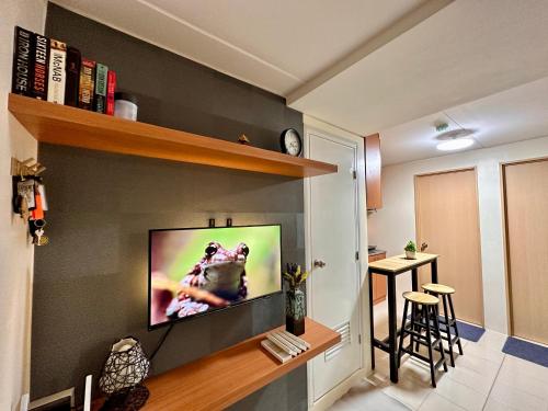 VR Homes Ortigas - 2BR Condo with Free WiFi