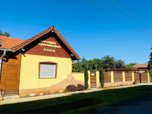 Borostyan Apartmanhaz