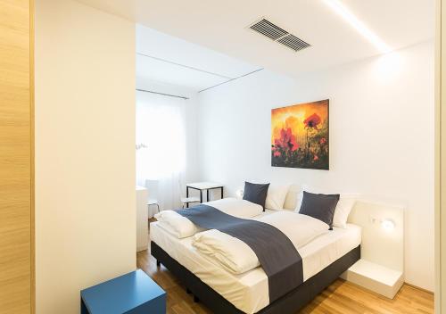 Shome Hotel