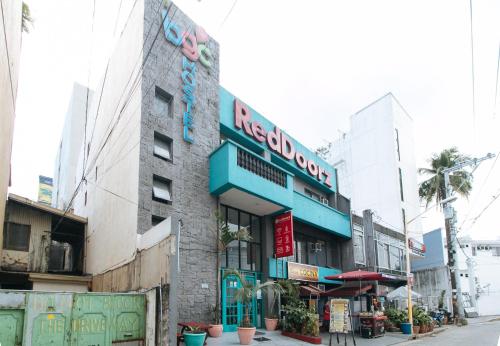 RedDoorz Plus @ Danlig Street Makati