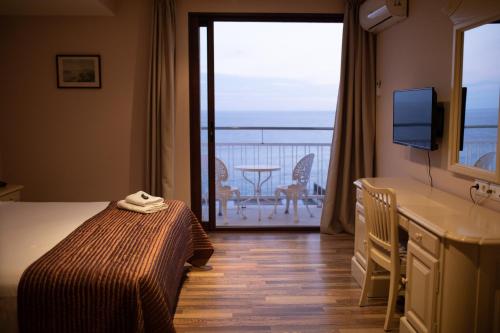 Hotel Roger De Flor By Seleqtta