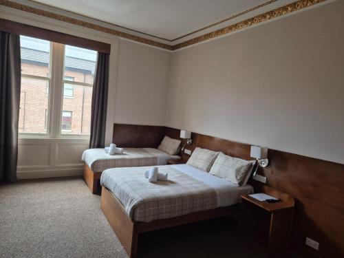 Douglas Hotel