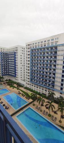 Flores Place At Sea Residences MOA