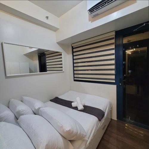 Air Residences - Pool View Balcony near Airport - 4576