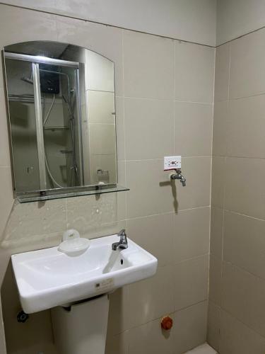 Ronsky Paradise at SMDC Fame Residences