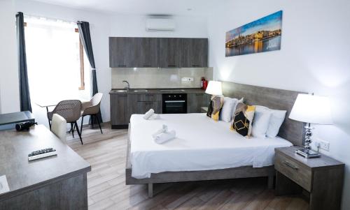 Napoli Suites