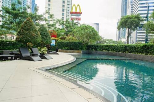 Prime Avant BGC Location Apartments by PH Staycation