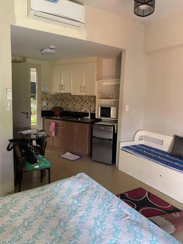 Ivy Condotels unit-150 Newport Boulevard near terminal 3 and all Airport