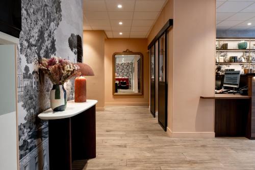 Hotel Kyriad Paris X Canal Saint Martin République